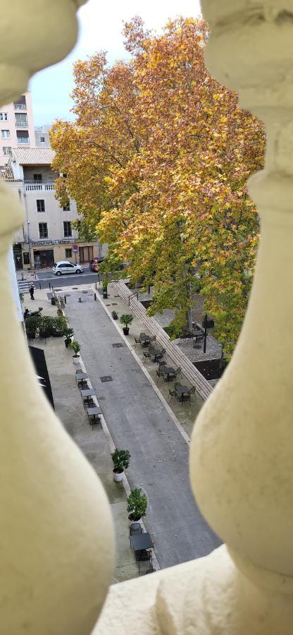 Square Hotel Nîmes Exterior foto